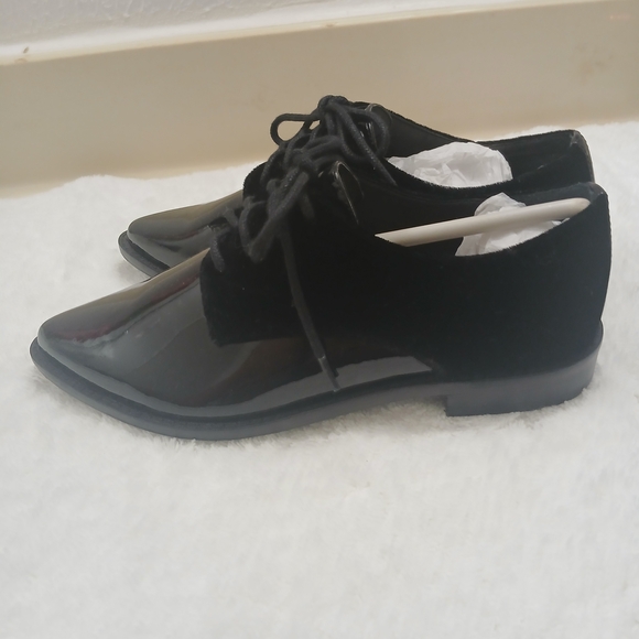 Gianni Bini Black Kids Dress Shoes - Picture 2 of 5